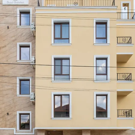 5 Vitosha Classic Apartman Hiszarja